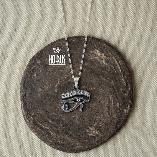 تعليقه فضة بتصميم أيقوني لتعليقة عين حورس - Horus jewelleryNecklaceHorus jewellery